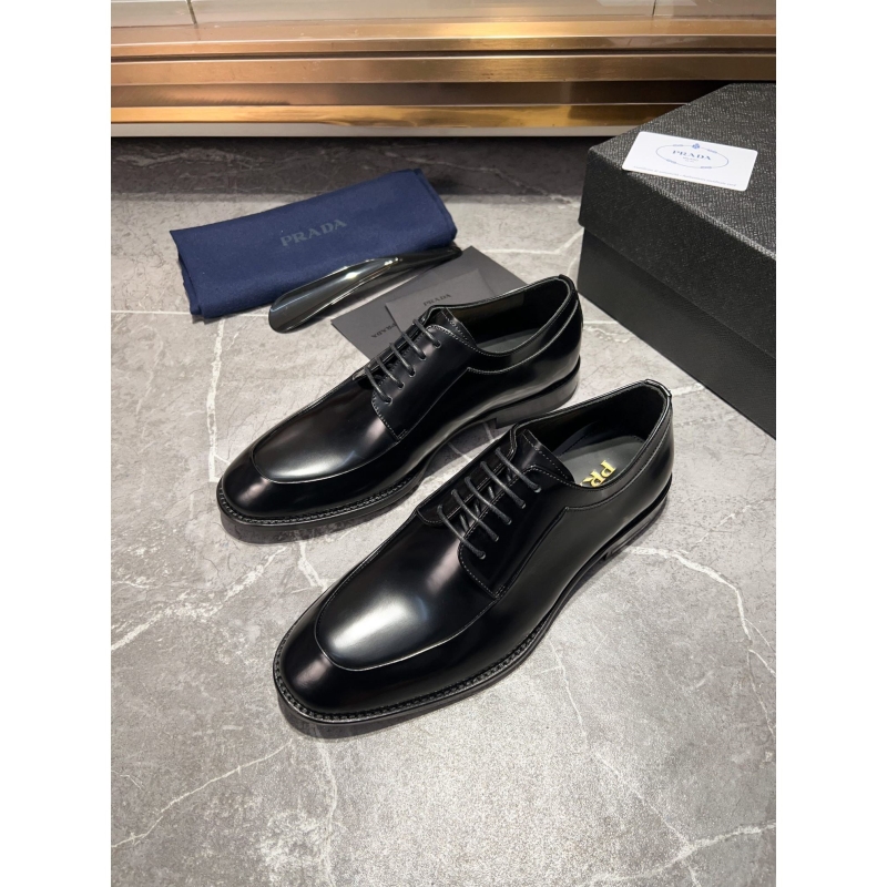 Pra*a leather shoes